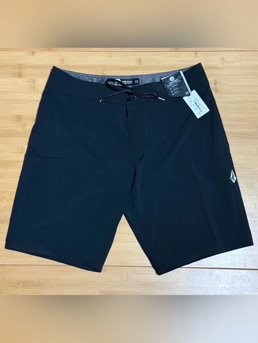 Volcom Lido Black Mod 20